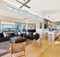 Sea La Vie - Maitland Accommodation