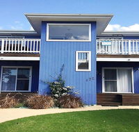 Seacluded - plenty of room for everyone - Maitland Accommodation