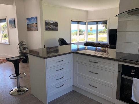 Seaside Retreat - Maitland Accommodation 3