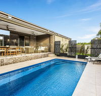 Serenity on Seaview Boutique retreat with pool by the beach - Maitland Accommodation