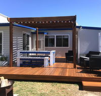Shellharbour Beach Cottage - walk onto Patrolled beach with flags in summer - Maitland Accommodation