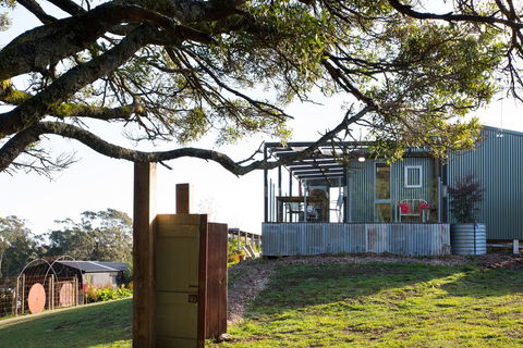 Shillings And Pence - Maitland Accommodation 2