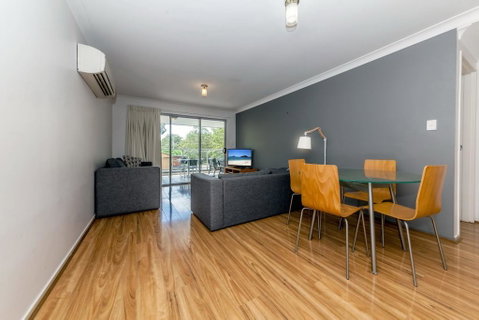 Shoal Bay Beach Club, 17/2 Shoal Bay Road - Maitland Accommodation 1