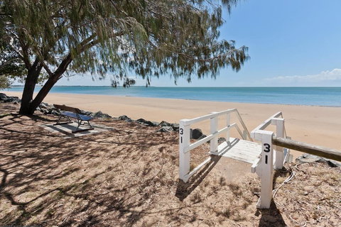 Silver Sands Apartments - Maitland Accommodation 3