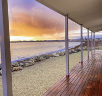 Smart Beach House  Pelican Point - Maitland Accommodation