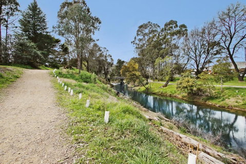 Snowstream Riverside Apartments - Unit 2 - Maitland Accommodation 3