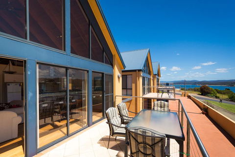 Snug Cove Villas - Maitland Accommodation 2