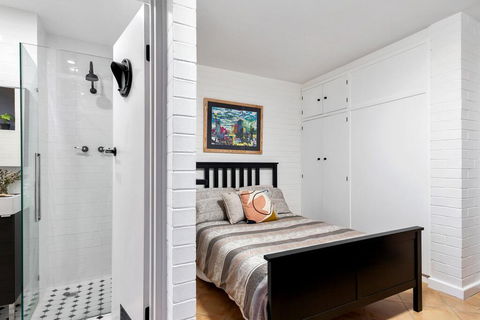 Soho Chic Apartment - Maitland Accommodation 2