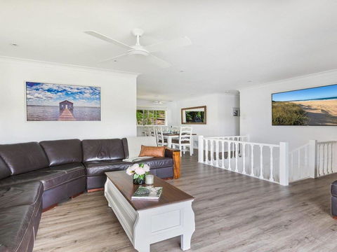 Sounds By The Sea - Open Plan Living, Metres To Beach - Maitland Accommodation 0