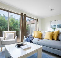 Spacious Lovely 5Beds homePoint Cook - Maitland Accommodation