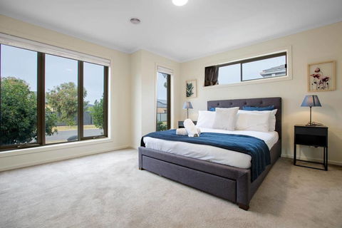 Spacious Lovely 5Beds Home@Point Cook - Maitland Accommodation 1