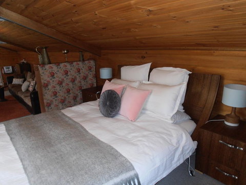 Springmead Rustic Cabin - Maitland Accommodation 0
