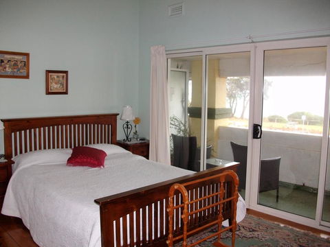 Stella's Dromana Hotel - Maitland Accommodation 2