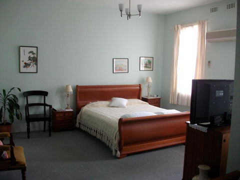 Stella's Dromana Hotel - Maitland Accommodation 3