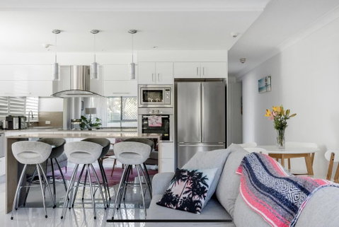 Stunning Burleigh Beach Apartment - Maitland Accommodation 0