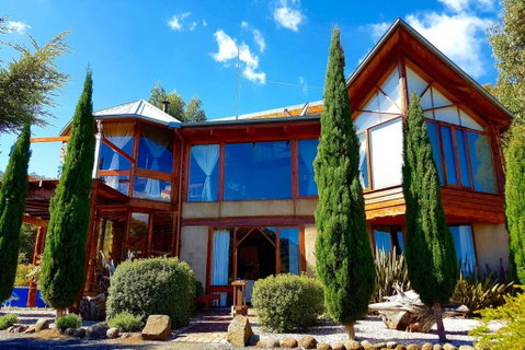 STUNNING HOME WITH AMAZING VIEWS - Just 20 Mins To The City And Only 10 To MONA! - Maitland Accommodation 3