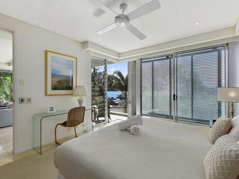 Stunning Riverfront Apartment In Noosaville - Unit 2 Wai Cocos 215 Gympie Terrace - Maitland Accommodation 1