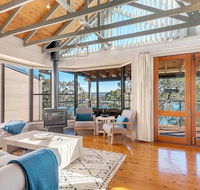 STUNNING WATERFRONT ESCAPE AT DALEYS POINT - Maitland Accommodation