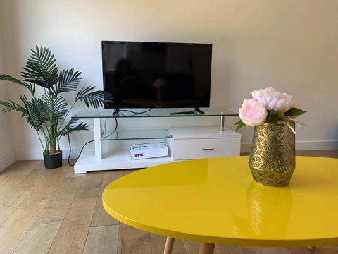 Stylish Bedroom In Bentleigh East - Maitland Accommodation 2