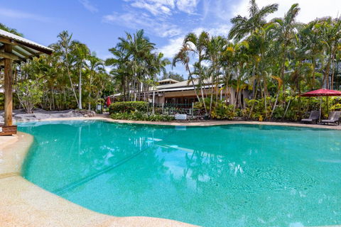 Stylish Tropical Oasis Apartment With Hot Tub And Four Pools - Maitland Accommodation 1