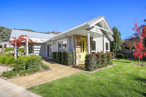 Summer Home - Our Place At Bright - Maitland Accommodation 0