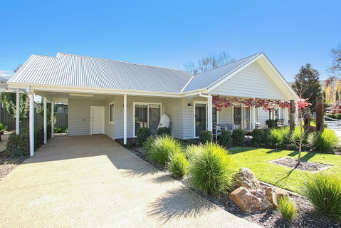 Summer Home - Our Place At Bright - Maitland Accommodation 3