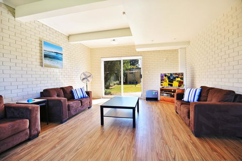 Summer Sands - Pet Friendly - Maitland Accommodation 2