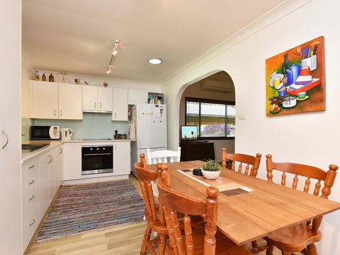 Summerfield Cottage - Hunter Valley, Renovated House In Central North Rothbury - Maitland Accommodation 2