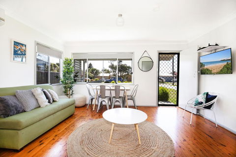 Sun Shack @ Culburra - Pet Friendly - 3 Mins To Beach - Maitland Accommodation 0