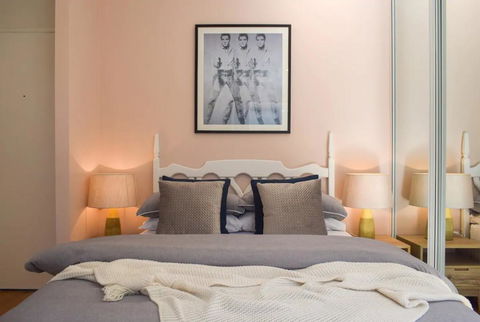 Sun-Drenched 1 Bed Studio Apt Newtown Parking - Maitland Accommodation 2