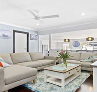 Sunset Beach - situated between two beaches and a lake - Maitland Accommodation