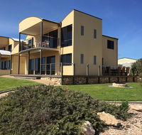 Sunset Cove Beach House - Maitland Accommodation