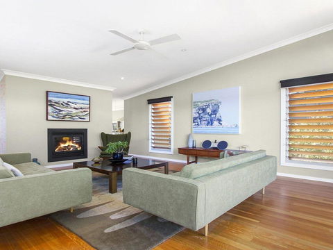 Sunshine Beach House-25 Metre Walk To The Beach - Maitland Accommodation 3