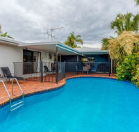 Sunyata Beach House - Rainbow Beach Beachside escape with a pool pet friendly and Wi-Fi - Maitland Accommodation