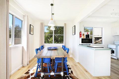 Surf Shack - Pet Friendly - 1 Min Walk To Beach - Maitland Accommodation 0