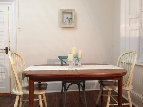 Surgeon's Cottage - Maitland Accommodation 2