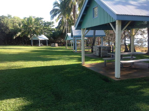Tannum Sands Hotel / Motel - Maitland Accommodation 0
