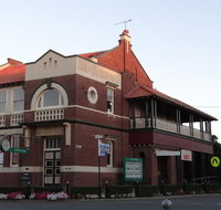 The Bank BB West Wyalong - Maitland Accommodation