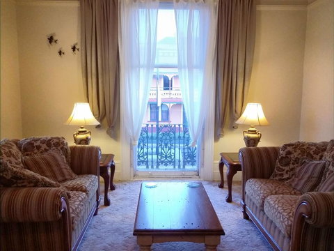 The Bank Guesthouse Glen Innes - Maitland Accommodation 3