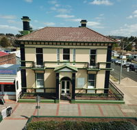 The Bank Guesthouse Glen Innes - Maitland Accommodation