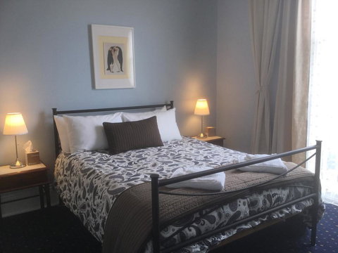 The Bank Guesthouse Glen Innes - Maitland Accommodation 1