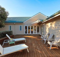 The Beach House - Quintessential Holiday House with open fireplace - Maitland Accommodation
