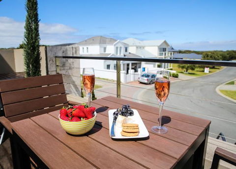 The Beach House At Bayside - Maitland Accommodation 0