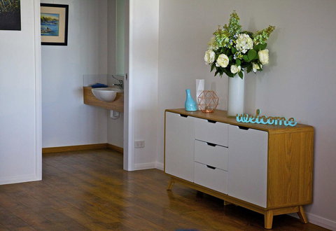 Penguin Beachfront Apartments - Maitland Accommodation 11