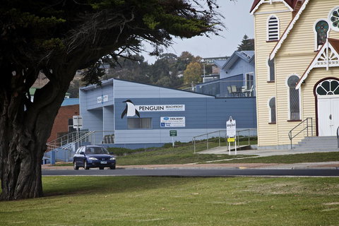 Penguin Beachfront Apartments - Maitland Accommodation 19