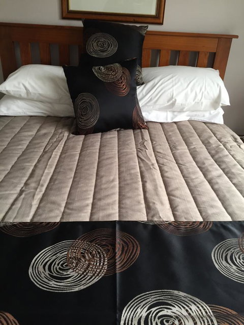 Oatlands Retreat - Maitland Accommodation 4