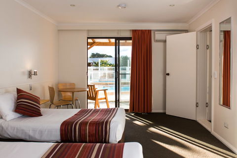 Beachfront Bicheno - Maitland Accommodation 29
