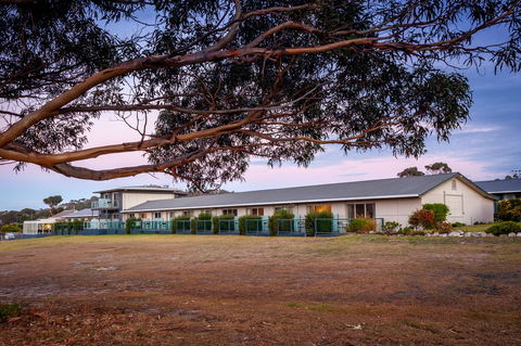 Beachfront Bicheno - Maitland Accommodation 40