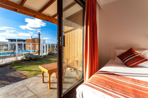 Beachfront Bicheno - Maitland Accommodation 4