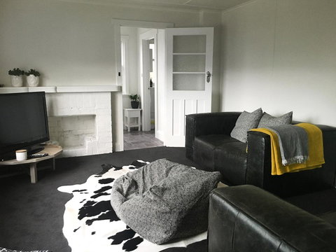 Highfield's Other House - Maitland Accommodation 9